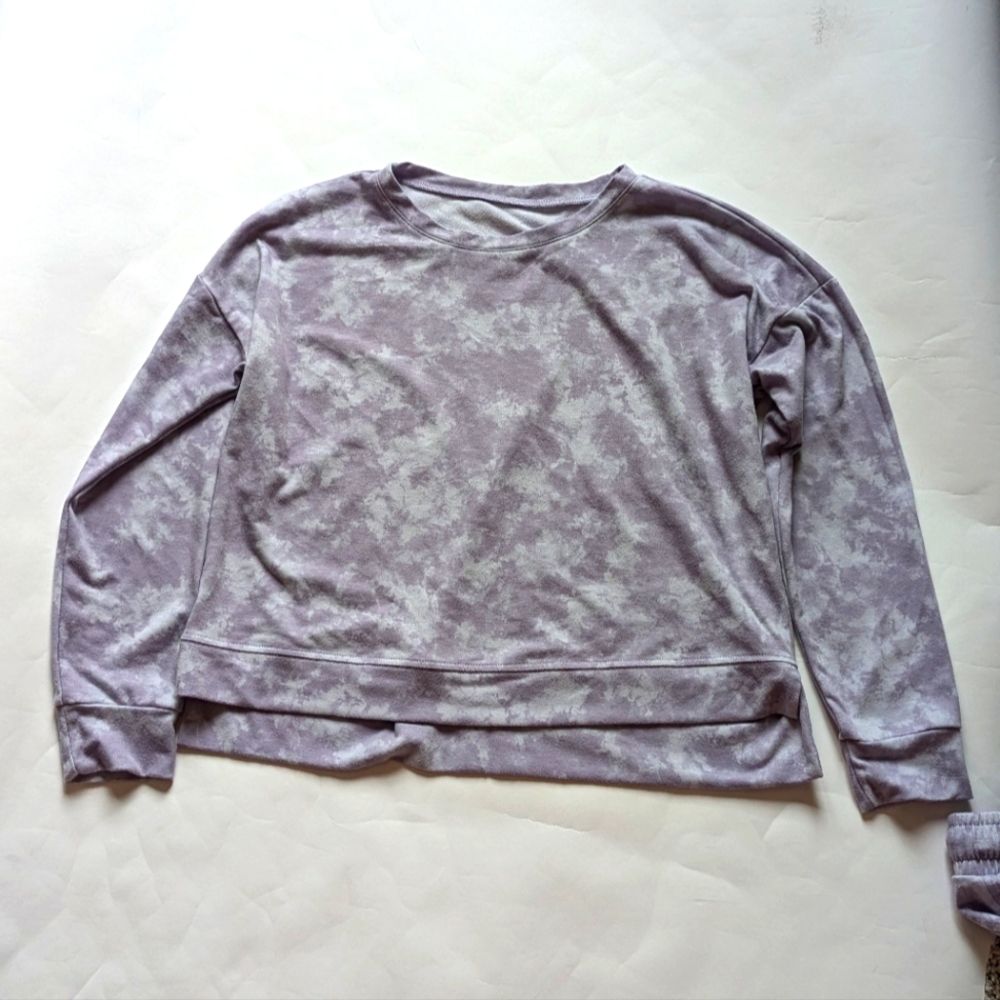 onzie yoga flow divine pullover - size M/L - Purple 💜